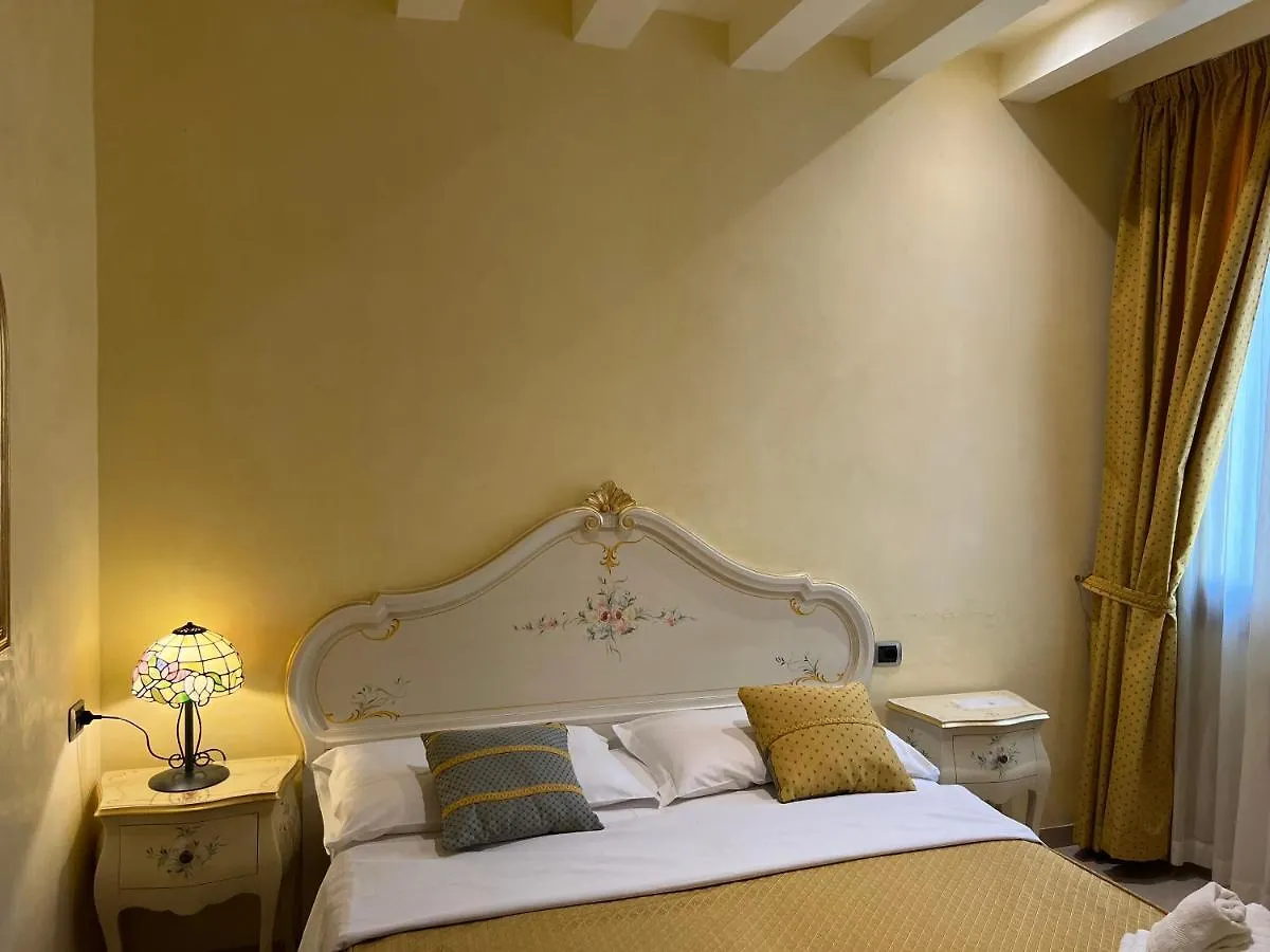 Venice Inn 0*,  Italy